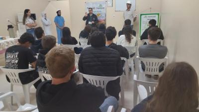 Estudantes de Guaraniaçu visitam Moinho Coprossel e conhecem processo de industrialização do trigo